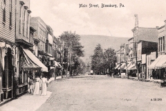 1_Dirt-Main-St